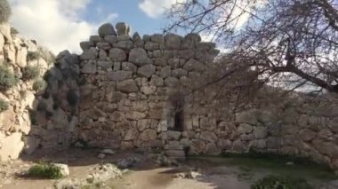 Yunanistan 'ın kuzeydoğusundaki Mycenae antik kalesinin arkeolojik sahası MÖ 12. yüzyılın Yunan yerleşimi. Akropolis Agamennone 'nin kalıntıları.