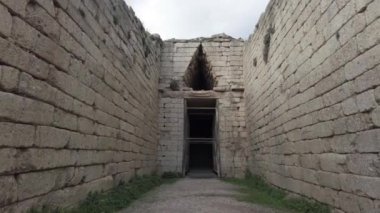 Yunanistan 'ın kuzeydoğusundaki Mycenae antik kalesinin arkeolojik sahası MÖ 12. yüzyılın Yunan yerleşimi. Akropolis Agamennone 'nin kalıntıları.