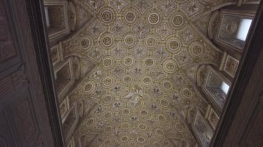 İtalya, Roma: 08.29.2024 - Quirinal Sarayı İtalya 'nın başkenti Roma' da bulunan tarihi bir binadır.