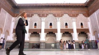 Afrika, Fas, Marakeş 12,28,2024 Ben Youssef Madrasa, Marakeş 'in Medine çarşısında Arap-Endülüs mimarisi üzerine kurulu bir Kuran okuludur.