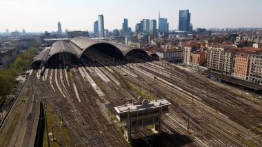 Tren, İtalya 'nın Milano şehrinin ana tren istasyonu.