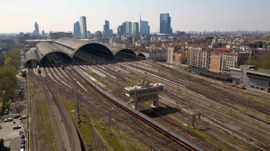 Tren, İtalya 'nın Milano şehrinin ana tren istasyonu.