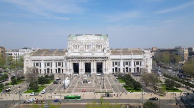 Milano Centrale İtalya 'nın Milano şehrinin ana tren istasyonudur.