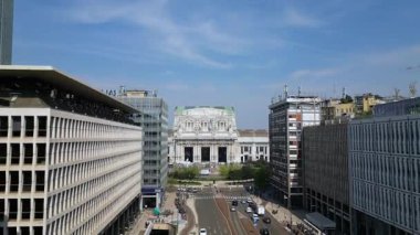 Milano Centrale İtalya 'nın Milano şehrinin ana tren istasyonudur.