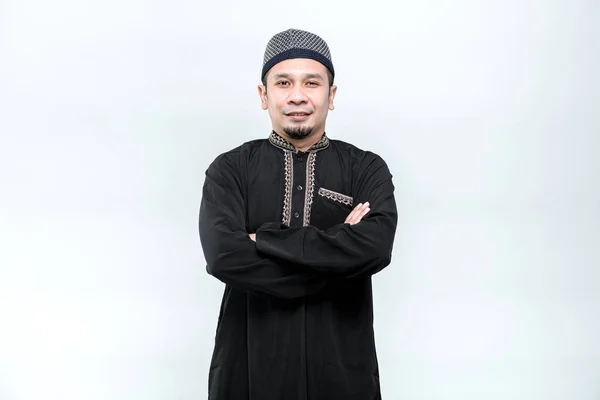 Image Asian Muslim Man Standing His Arms Crossed Smiling Face — Stock Photo, Image