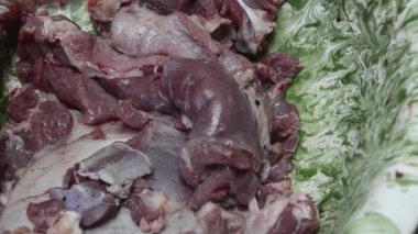 Sığır eti kansızlığı önlemek, bağışıklık sistemini desteklemek, iyileşmeyi hızlandırmak ve kas fonksiyonlarını geliştirmek için faydalıdır..