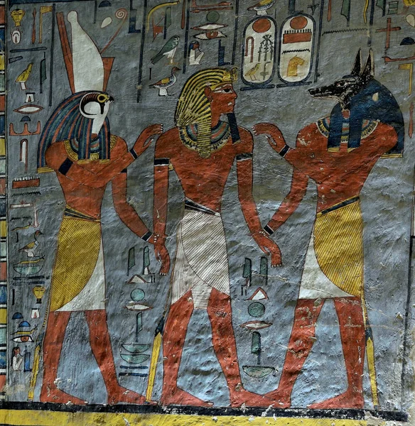 Αρχαιοι Αιγυπτιοι Βρωσεισ Και Υερολυφοι Στα Υποδειγματα Του Λουξορ Αιγυπτοσ — Φωτογραφία Αρχείου