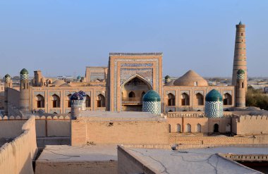 UZBEKİSTAN 'DA KHIVA' DA İslami Sanat ve Mimarlık