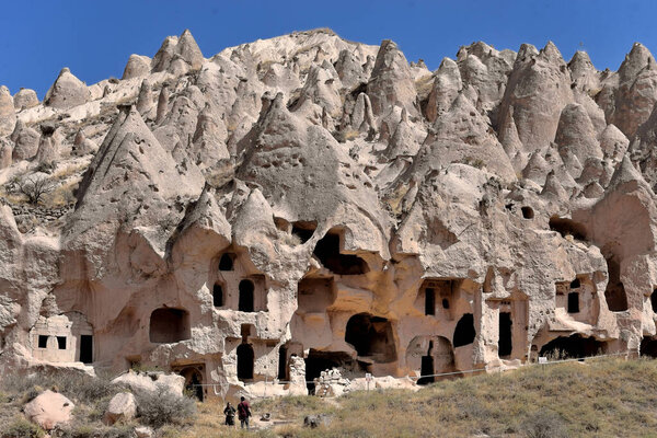 CAPPADOCIA В ТУРЦИИ С РОКОВЫМИ ФОРМАЦИЯМИ, ПОСЛЕДСТВЕННЫМИ ОТДЕЛЯМИ. Фэри Кимни и ранние христианские церкви