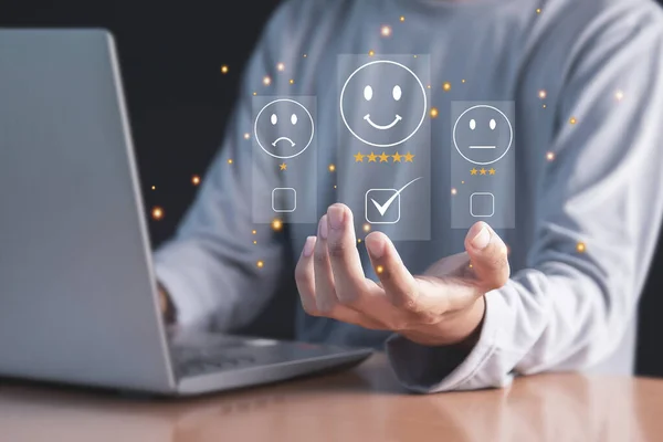 Müşteri, hizmet sağlayıcısının memnuniyetini başvuru yoluyla değerlendirir. Çevrimiçi başvurudaki hizmet deneyimi, hizmetin kalitesini değerlendirecektir.