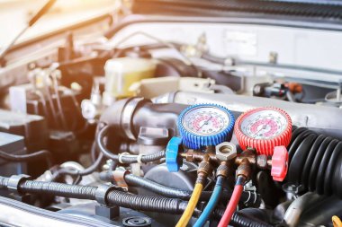 Araba kliması kontrol servisi, sızıntı algılama, soğutucuyu doldur.