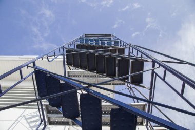 Yüksek Binalar İçin Geçici Mavi Çelik Merdivenler