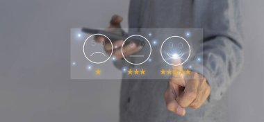 Müşteri, hizmet sağlayıcısının memnuniyetini başvuru yoluyla değerlendirir. Çevrimiçi başvurudaki hizmet deneyimi, hizmetin kalitesini değerlendirecektir.