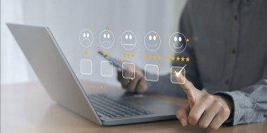 Müşteri, hizmet sağlayıcısının memnuniyetini başvuru yoluyla değerlendirir. Çevrimiçi başvurudaki hizmet deneyimi, hizmetin kalitesini değerlendirecektir.