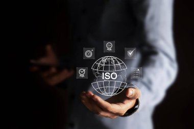 Sertifika ve standartlar ISO sertifikalı iş, uluslararası standartlar, kalite güvencesi kavramı