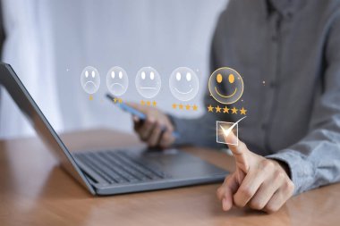 Memnuniyet konsepti, hizmet sektörü, 5 yıldızlı ekran memnuniyeti