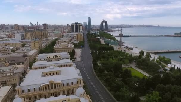 Vista Aérea Costa Bakú Con Numerosos Edificios Modernos Gran Altura Video de stock libre de derechos