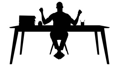 Bilgisayarın önünde başarıyı veya başarıyı kutlayan heyecanlı siyahi bir adamın silueti ofiste masada oturuyor. Vektör illüstrasyonu beyaza izole edildi. Tam uzunluk görünümü