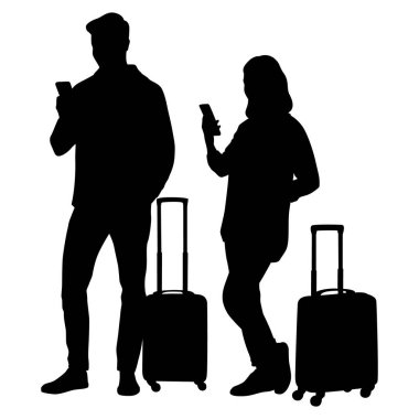 Akıllı telefonları ve pasaportları olan genç erkek ve kadın turistlerin silueti. Gezginler bir bavul ve biletlerle günlük kıyafetlerle geziye çıkıyorlar. Vektör illüstrasyon seti beyaz üzerine izole edildi