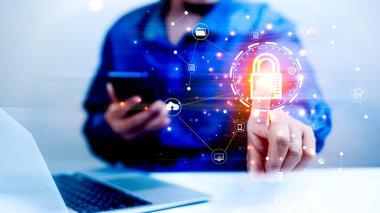 Siber güvenlik kavramı internet ağındaki bilgileri koruyor. İş tarama tuşları, sanal ekran arayüzü ile ekranın kilidini açar. Ağ, gelecekteki sanal ekran arayüz teknolojisi