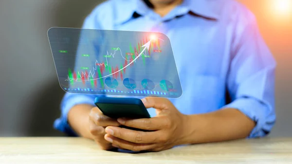 Διάγραμμα Επενδύσεων Χρηματιστηρίου Επιχειρηματίες Συνεργάζονται Χρηματιστηριακές Επενδύσεις Χρησιμοποιώντας Smartphone Επενδυτική — Φωτογραφία Αρχείου
