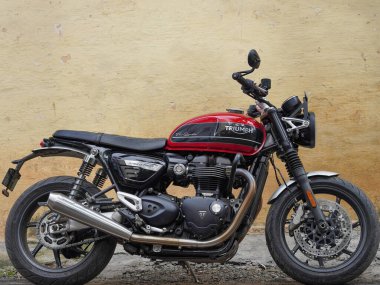 Zafer markasının motoruna odaklan