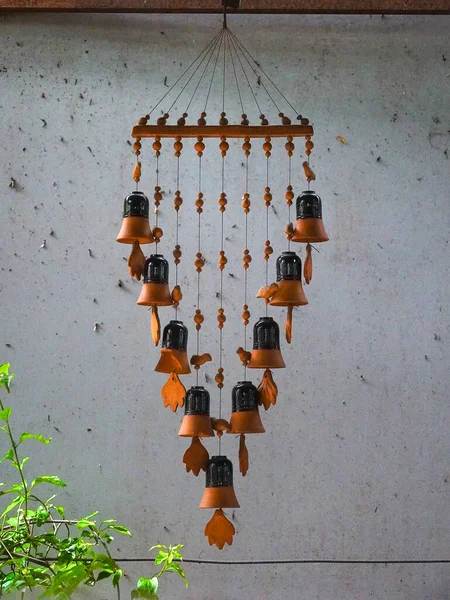 Селективное Фокусирование Деревянных Колокольчиках — стоковое фото