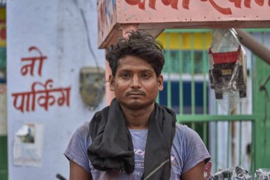 Khatu, Hindistan; 09-04-2023: Hintli bir çocuğun portresi