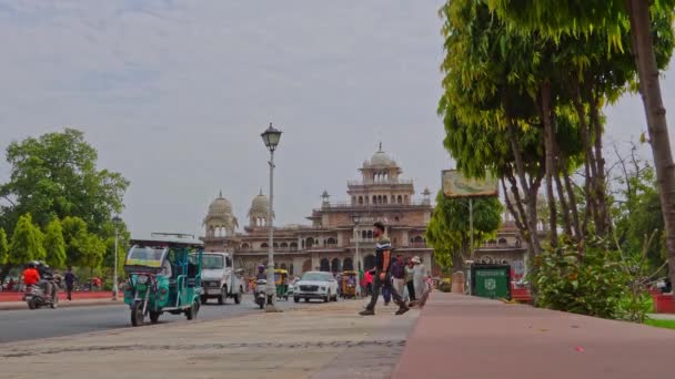 Jaipur India 2023 Hombre Acerca Rickshaw Por Delante Del Museo — Vídeos de Stock