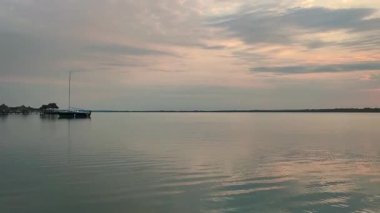 Bakalar quintana roo Mexico 'daki yedi renk gölünün gündoğumu, seyahat konsepti