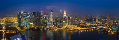 Singapur silueti ve Marina Körfezi Alacakaranlık, Singapur