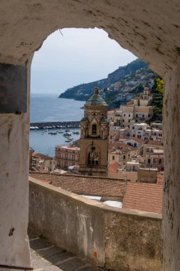 Salerno, Campanis, İtalya 'daki Amalfi kasabası manzarası