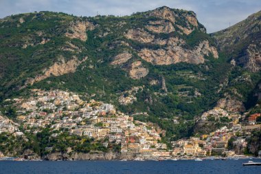 Amalfi Sahili 'ndeki Positano köyü, Salerno ili, Campania, İtalya