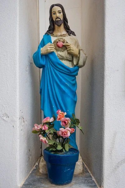 Socha Ježíše Jeho Svatým Srdcem Svahu Hřbitova Amalfi Město Kampánie — Stock fotografie