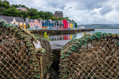 Tobermory liman duvarında ıstakoz saksısı, Inner Hebrides, İskoçya 'da Mull Adası, Birleşik Krallık