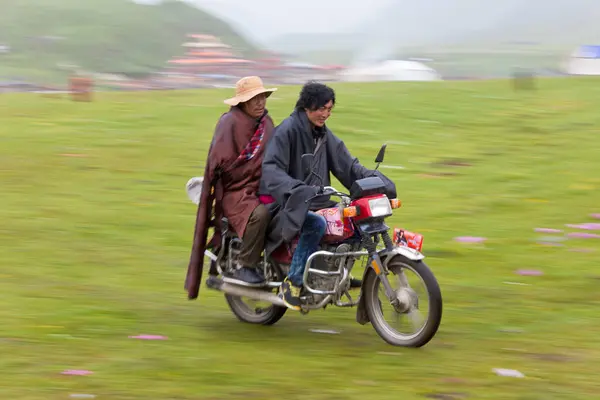 Tibetaanse Mannen Motor Paardenfestival Daofu Tibetaans Gebied Sichuan China — Stockfoto