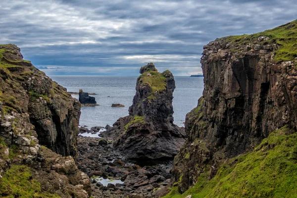 トレスネシュ半島の海岸線 ムール島 インナーヘブライズ スコットランド イギリス ロイヤリティフリーのストック画像