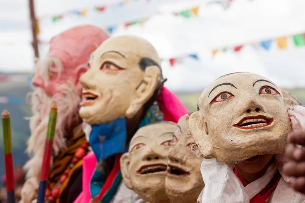 Maskovaní Tanečníci Tibetském Buddhistickém Klášteře Xinlong Sichuan Čína Stock Fotografie