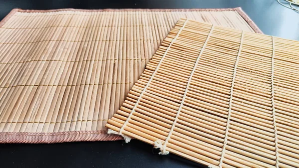 Las alfombras de bambú, también cuadradas