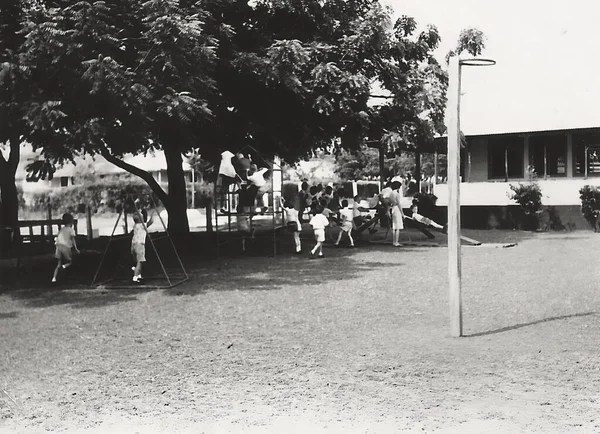 Kinderen Speeltuin Van Raf Basisschool Birma Camp Accra Ghana 1959 — Stockfoto