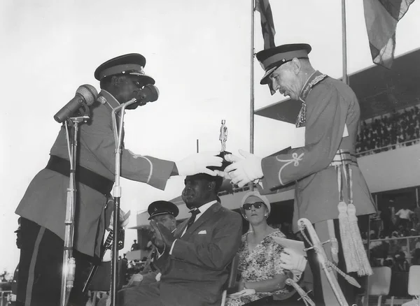 1959年3月 ガーナ共和国アカバでのパレードでのガーナ軍司令官ヴィクトル ペイリー少将 — ストック写真