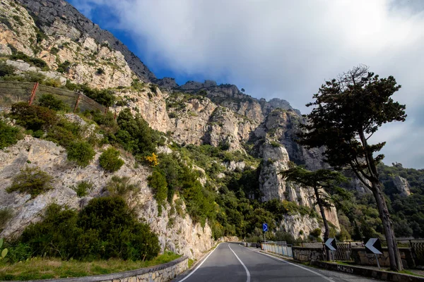 Del Kustvägen Ss163 Väg Till Positano Vid Amalfikusten Italien Stockbild