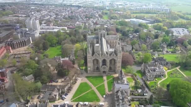 英国坎布里奇郡彼得堡的圣彼得 圣保罗和圣安德鲁大教堂的4K航拍 — 图库视频影像