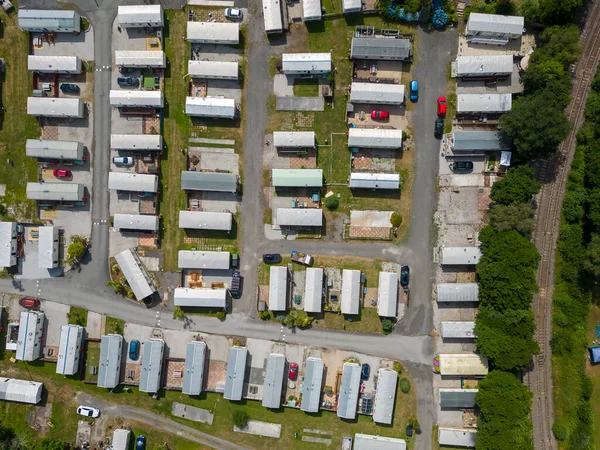 İngiltere, Cornwall 'daki statik karavan parkının hava görüntüsü.