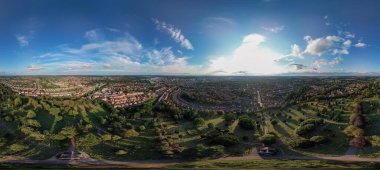 Ipswich, Suffolk, İngiltere 'deki 1. Mezarlığın 360 derecelik hava görüntüsü.