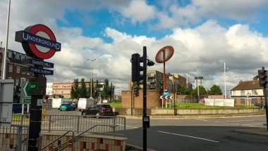Doğu Londra, İngiltere 'deki Gants Hill kavşağında.