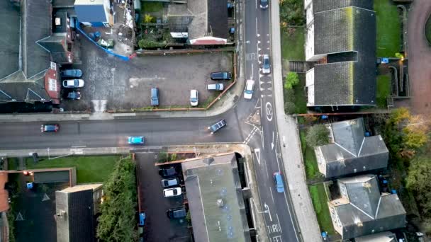 Luftaufnahme Des Verkehrs Durch Ein Wohngebiet Von Ipswich Suffolk Großbritannien — Stockvideo