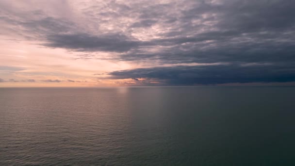Letecký Záznam Při Západu Slunce Nad Pláží Madeira Poblíž Petrohradu — Stock video