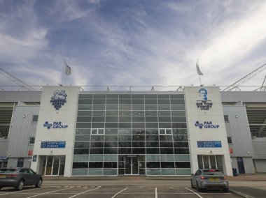 Deepdale Stadyumu, İngiltere 'nin Lancashire şehrinde Preston North End Futbol Kulübü' ne ev sahipliği yapmaktadır.