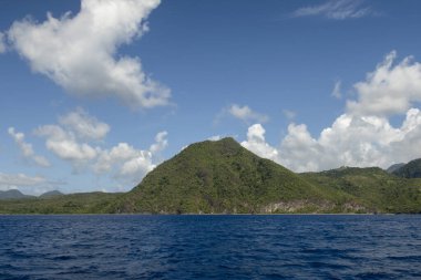 Karayip adası Dominica 'nın uzak kıyı şeridi